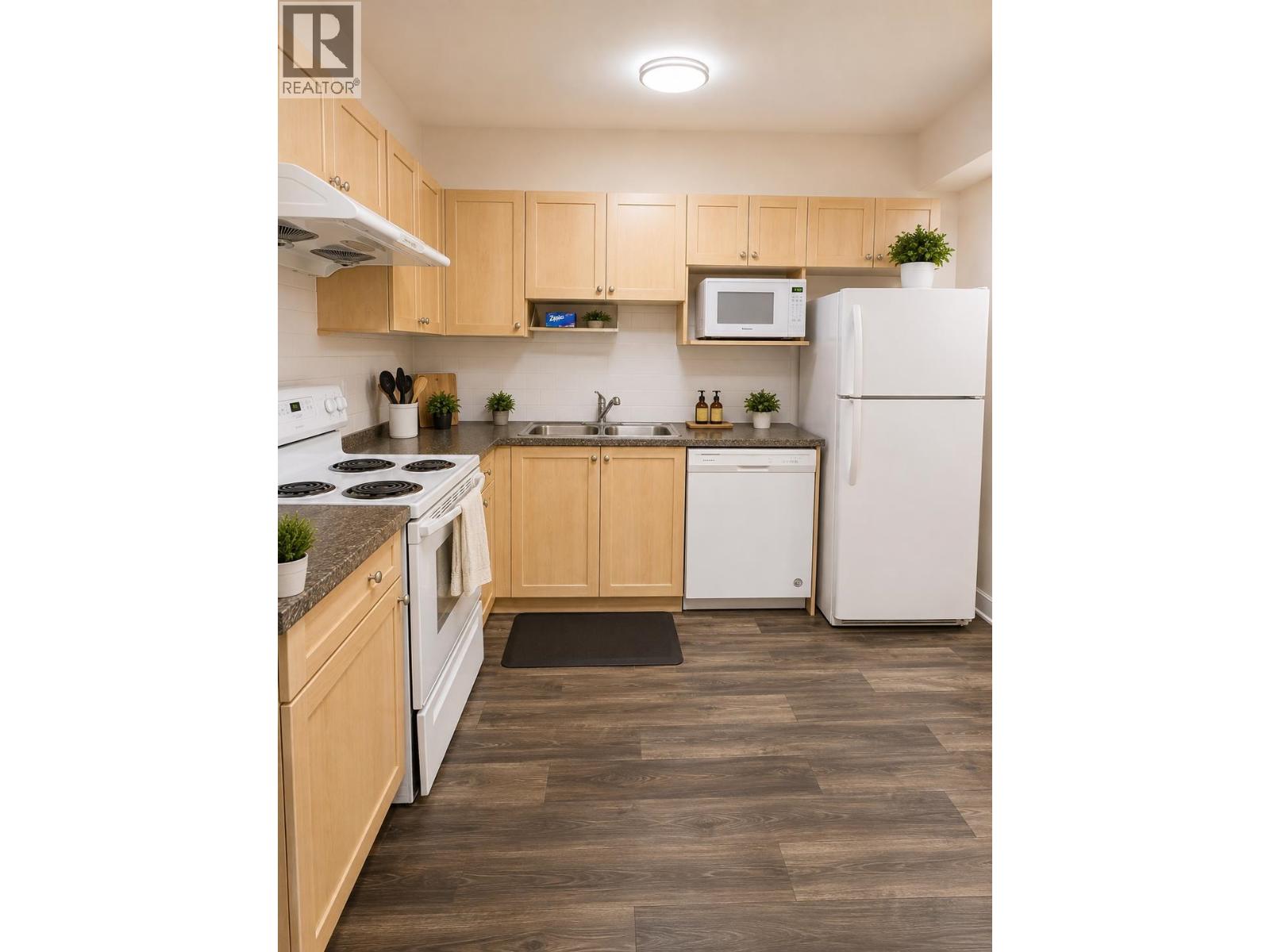 Basement 3387 DARWIN AVE, coquitlam, British Columbia