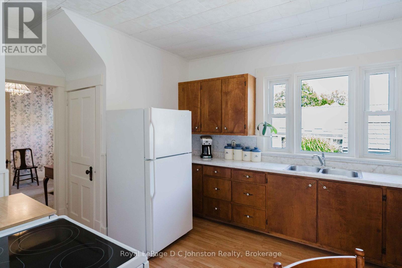 48 Grosvenor Street S, Saugeen Shores, Ontario  N0H 2L0 - Photo 18 - X13746100