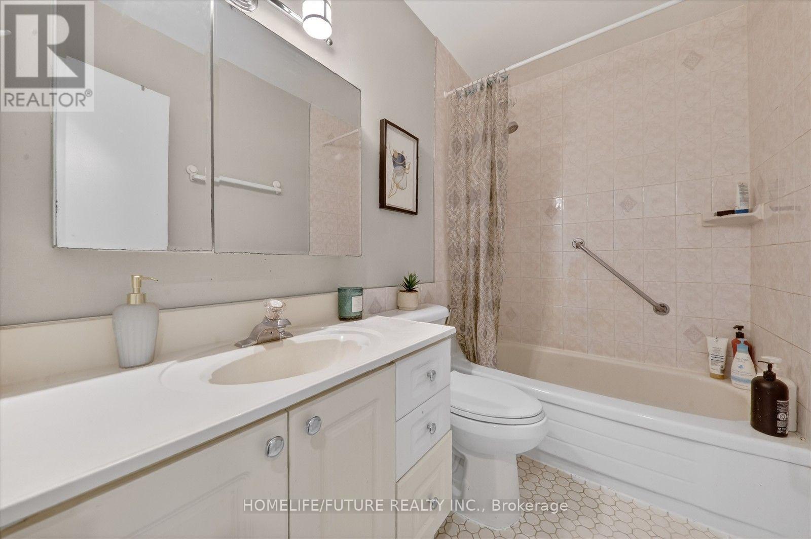 704 - 15 Elizabeth Street N, Mississauga, Ontario  L5G 2Z3 - Photo 23 - W13748956
