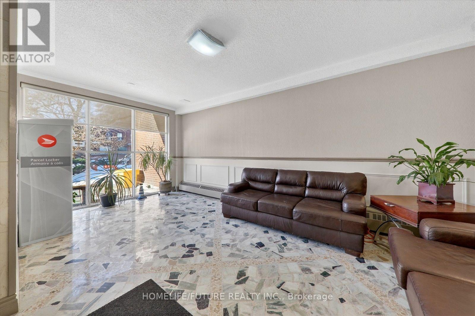 704 - 15 Elizabeth Street N, Mississauga, Ontario  L5G 2Z3 - Photo 6 - W13748956