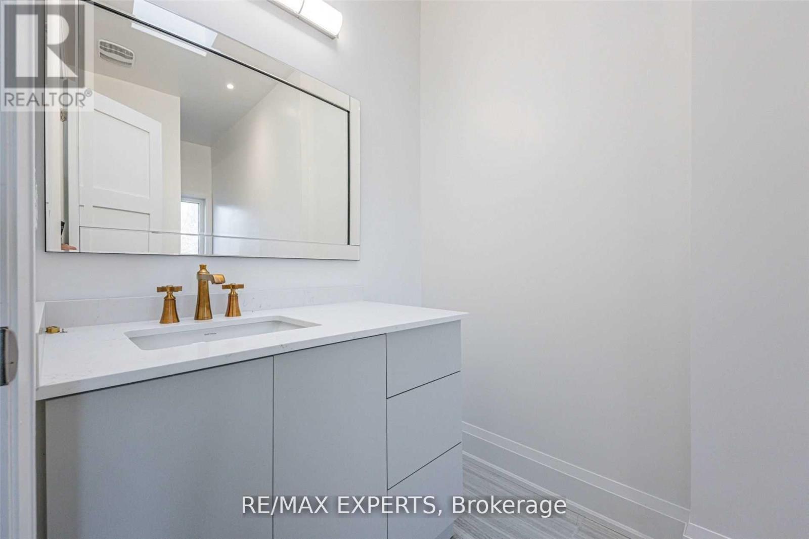 55 Muir Avenue, Toronto, Ontario  M9L 1H5 - Photo 12 - W13748968