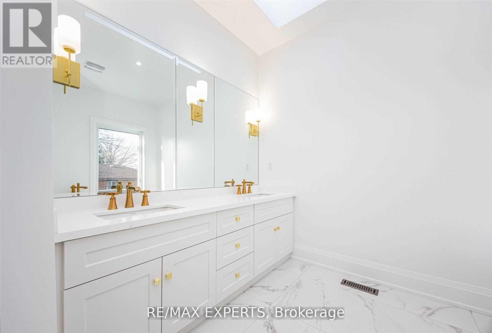 55 Muir Avenue, Toronto, Ontario  M9L 1H5 - Photo 8 - W13748968