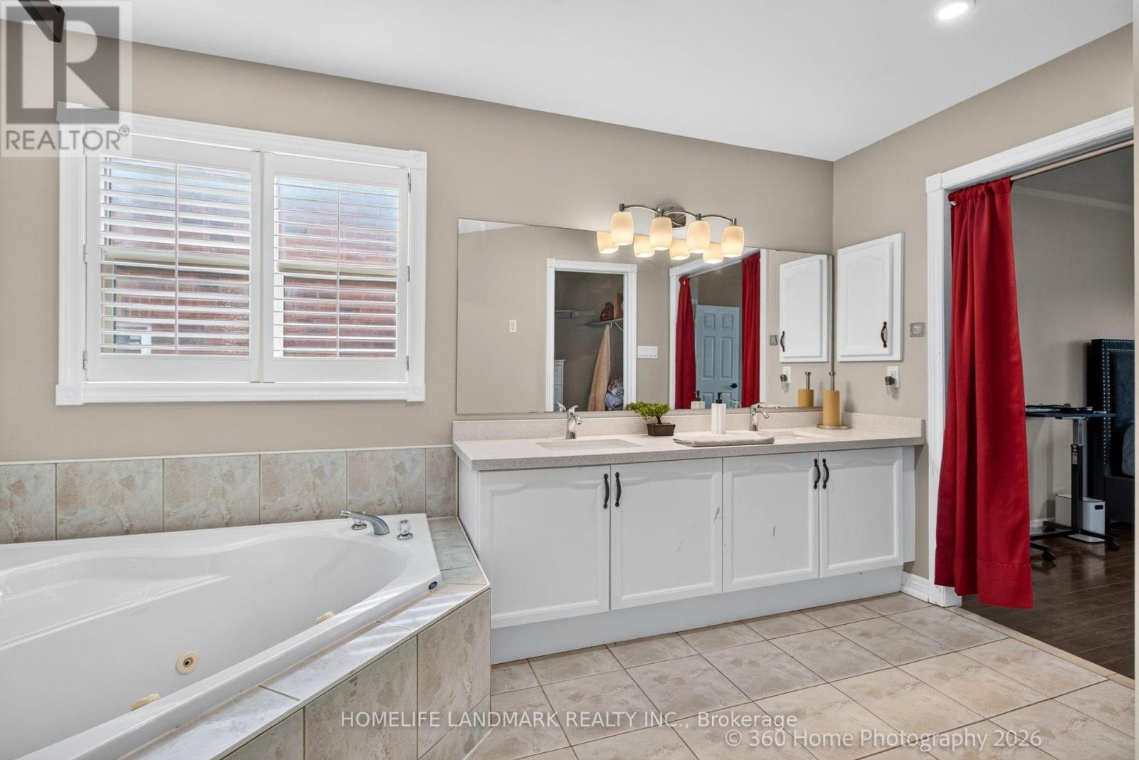 42 Blackfriar Avenue, Whitby, Ontario  L1M 1E4 - Photo 16 - E13748754