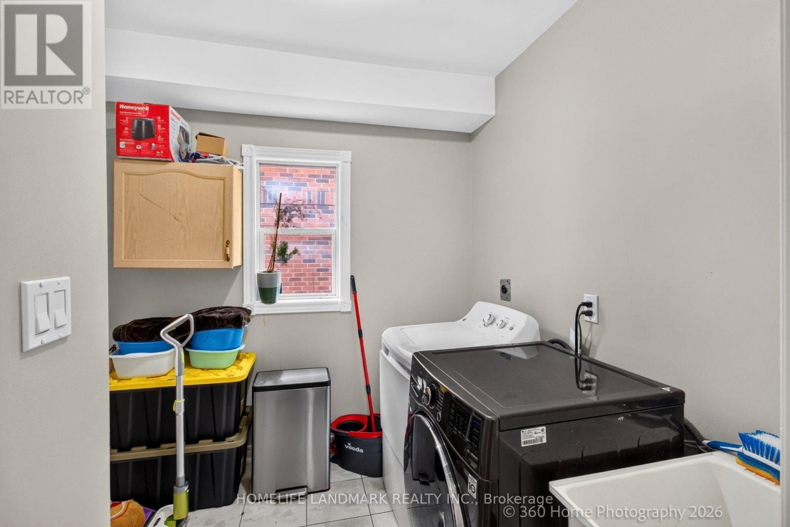 42 Blackfriar Avenue, Whitby, Ontario  L1M 1E4 - Photo 18 - E13748754