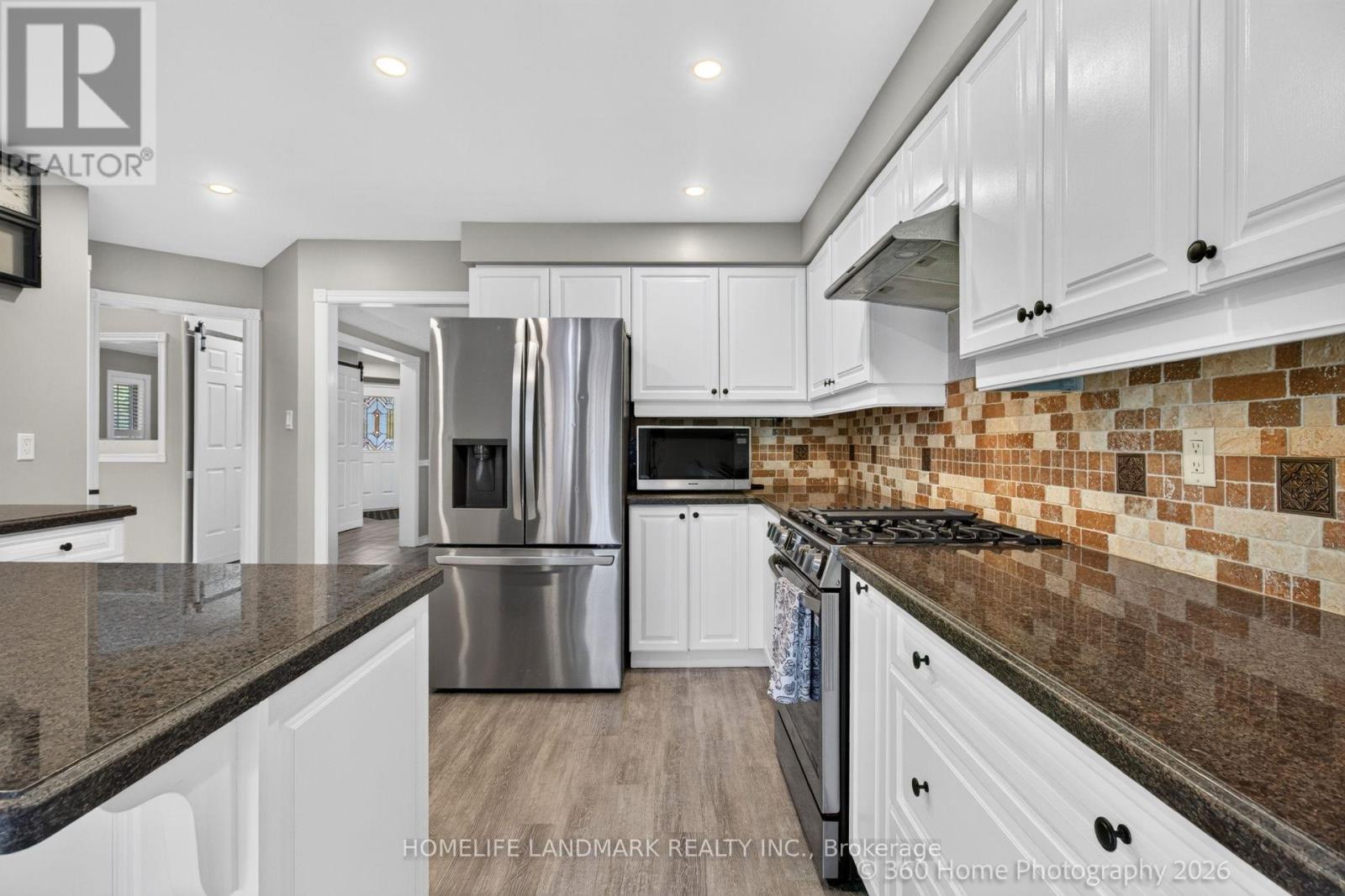 42 Blackfriar Avenue, Whitby, Ontario  L1M 1E4 - Photo 6 - E13748754