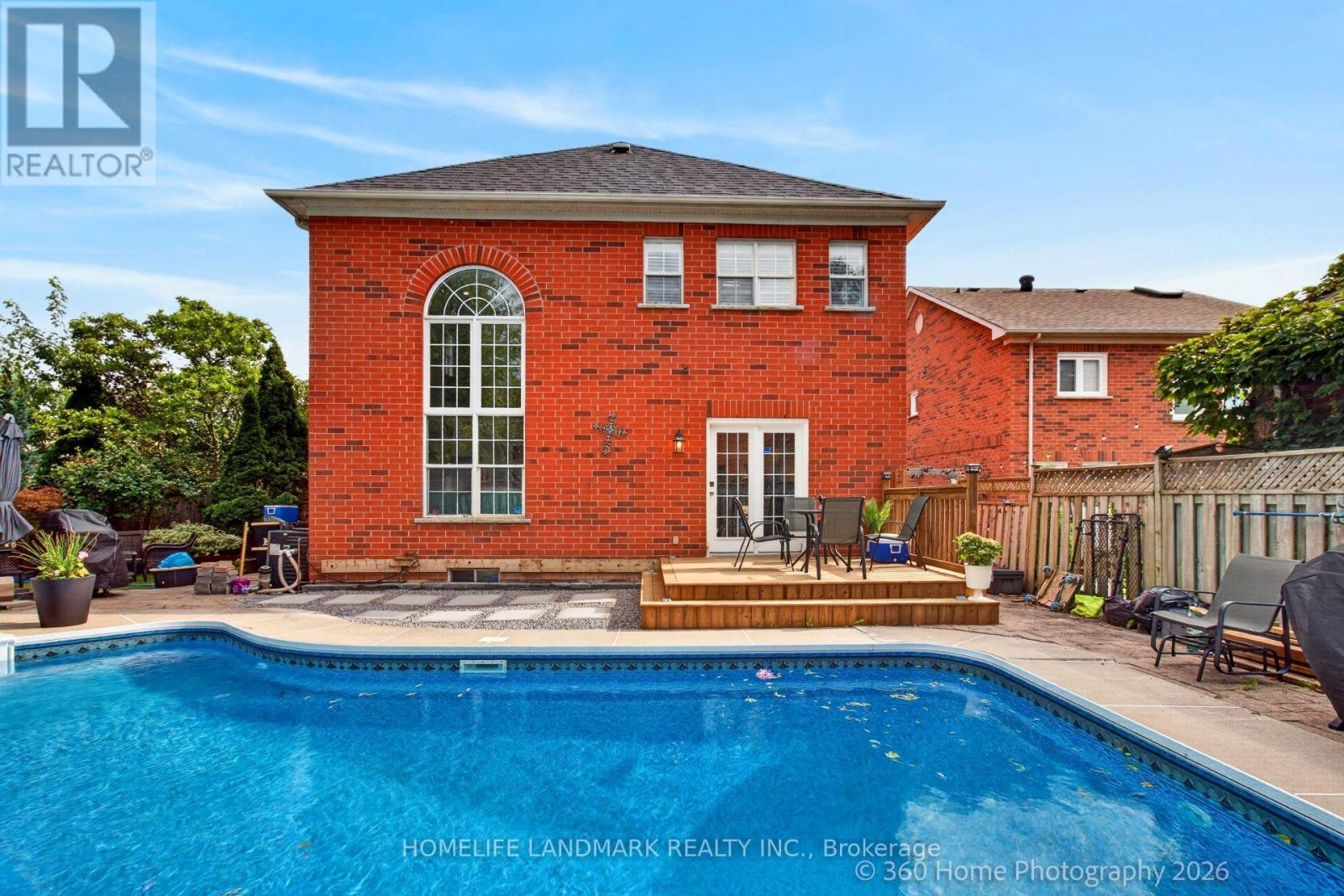42 Blackfriar Avenue, Whitby, Ontario  L1M 1E4 - Photo 19 - E13748754