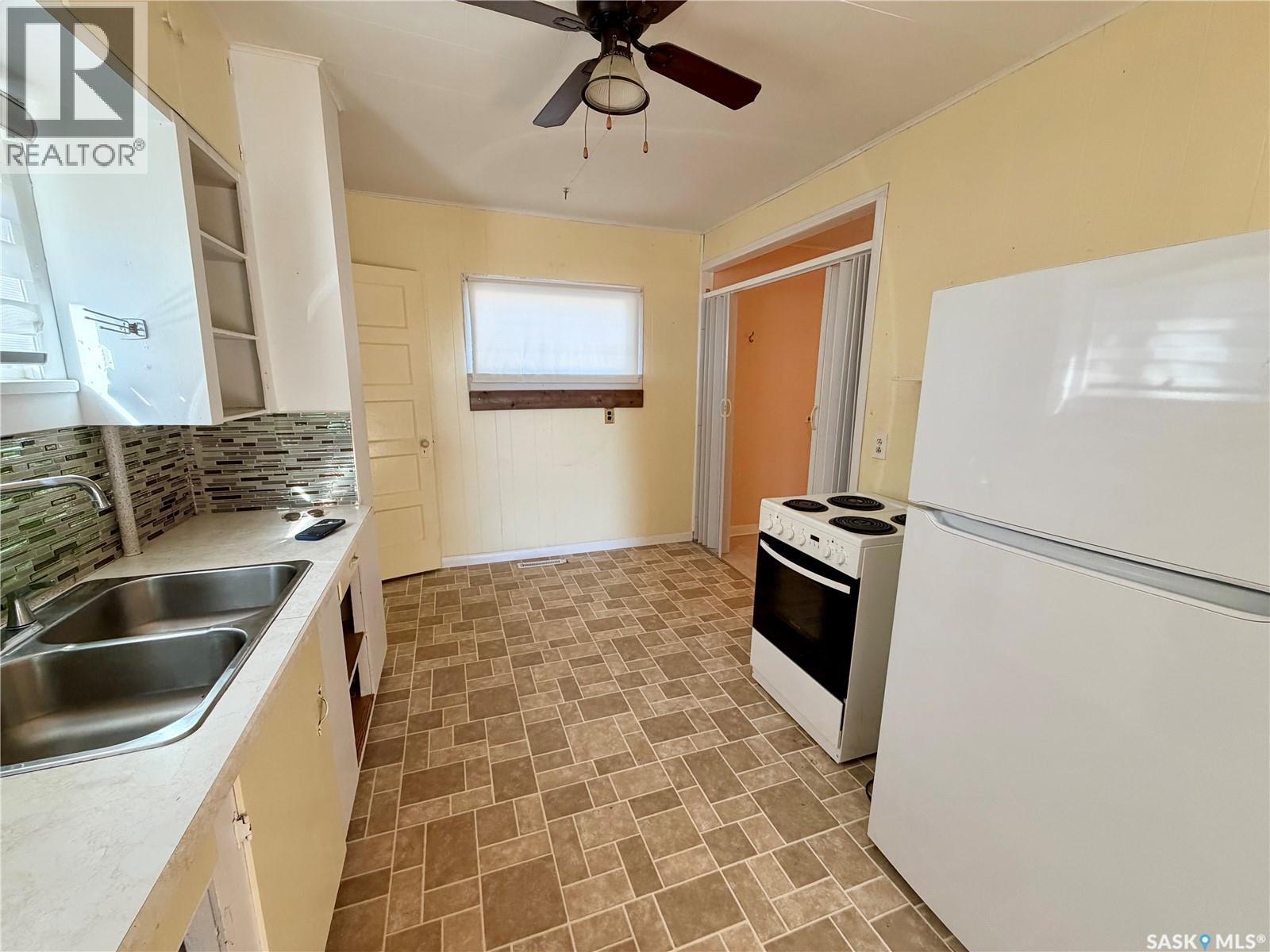 1261 109th Street, North Battleford, Saskatchewan  S9A 2E7 - Photo 6 - SK047647