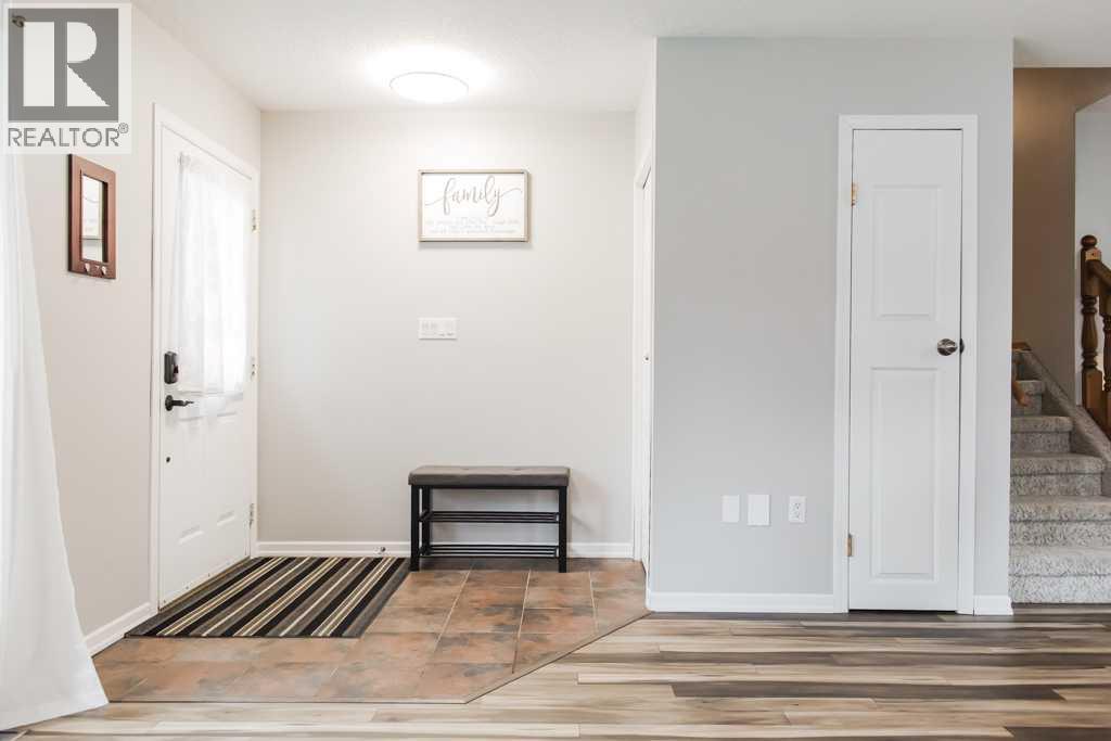 9634 64a Avenue, Grande Prairie, Alberta T8W 2B1 - Photo 4 - A2342223
