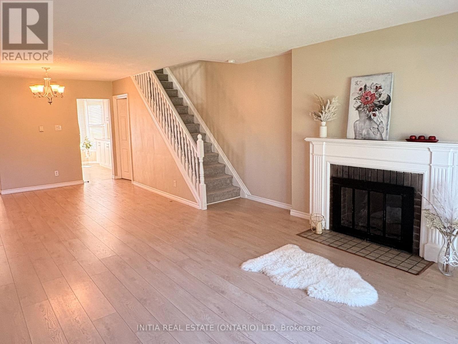 27 - 47 ARBOUR GLEN CRESCENT, London East, Ontario