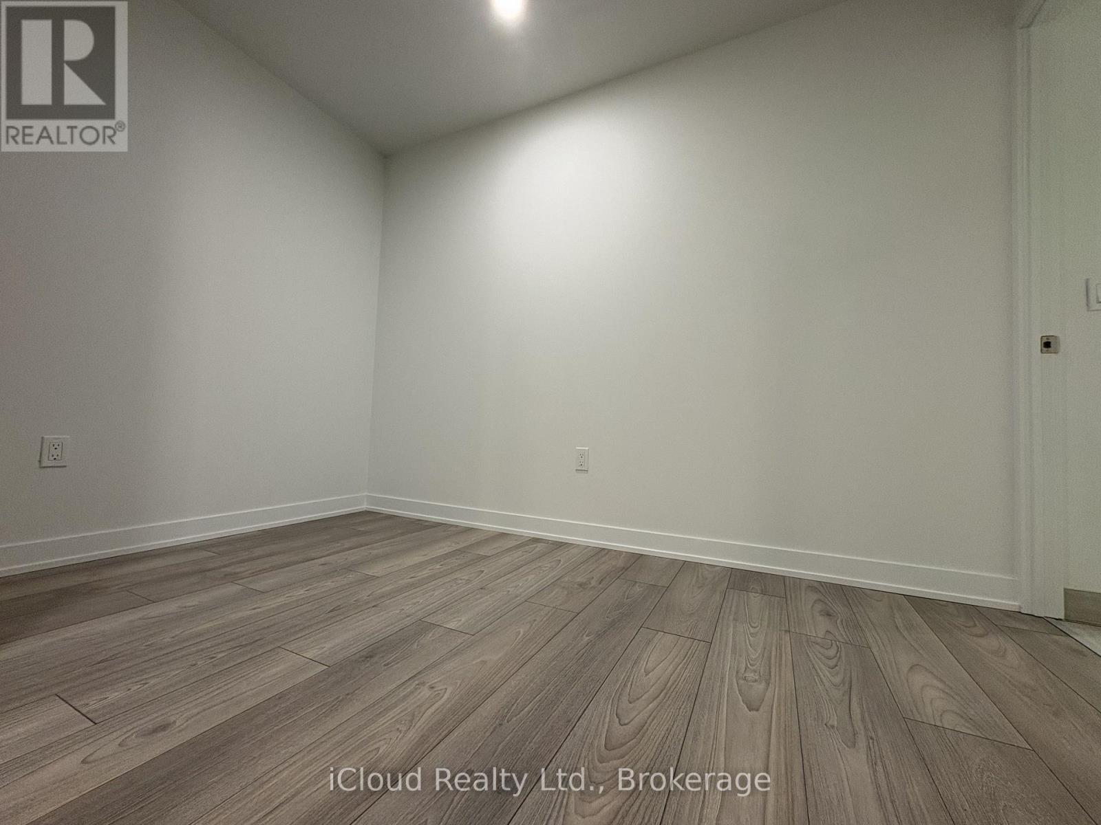 Th 02 - 1 Fairview Road, Mississauga, Ontario  L5A 0B4 - Photo 10 - W13749010