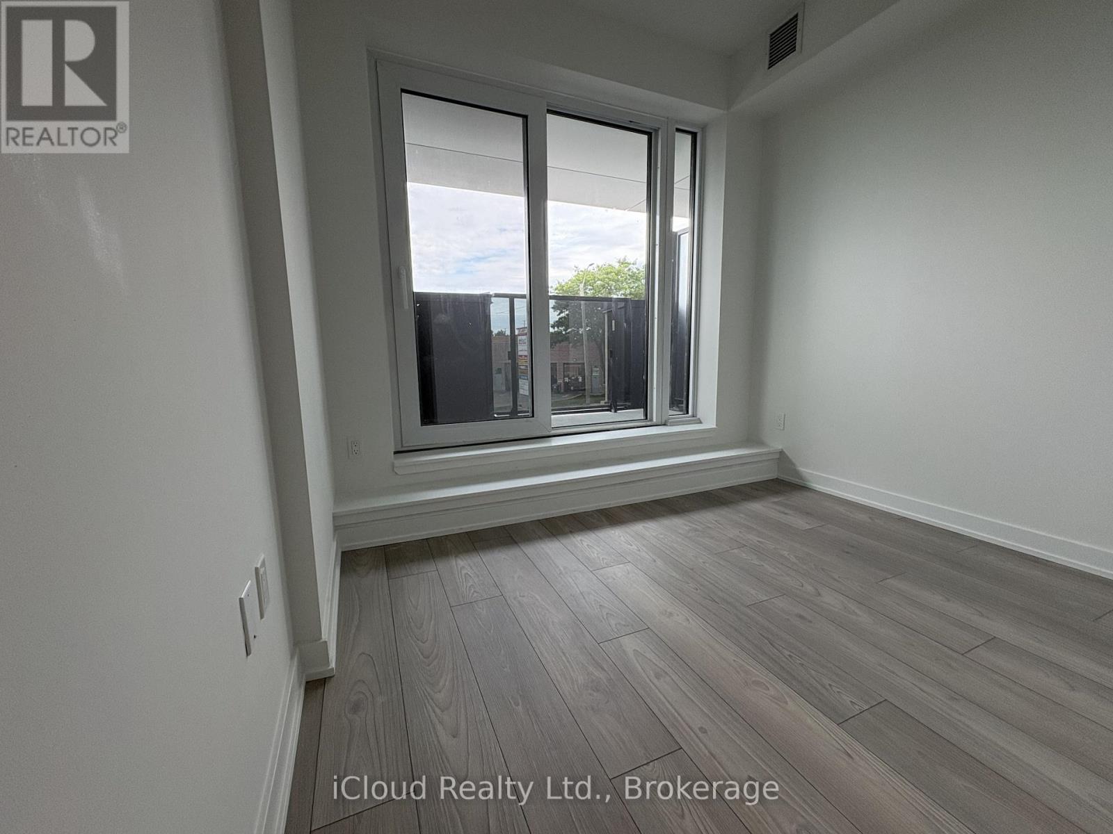 Th 02 - 1 Fairview Road, Mississauga, Ontario  L5A 0B4 - Photo 16 - W13749010