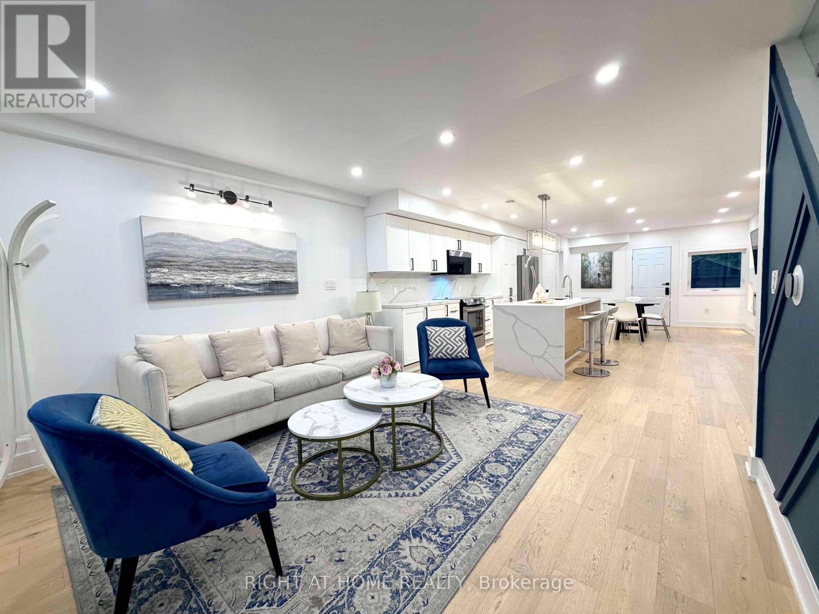 28 Pendeen Avenue, Toronto, Ontario  M6N 2P3 - Photo 4 - W13737680