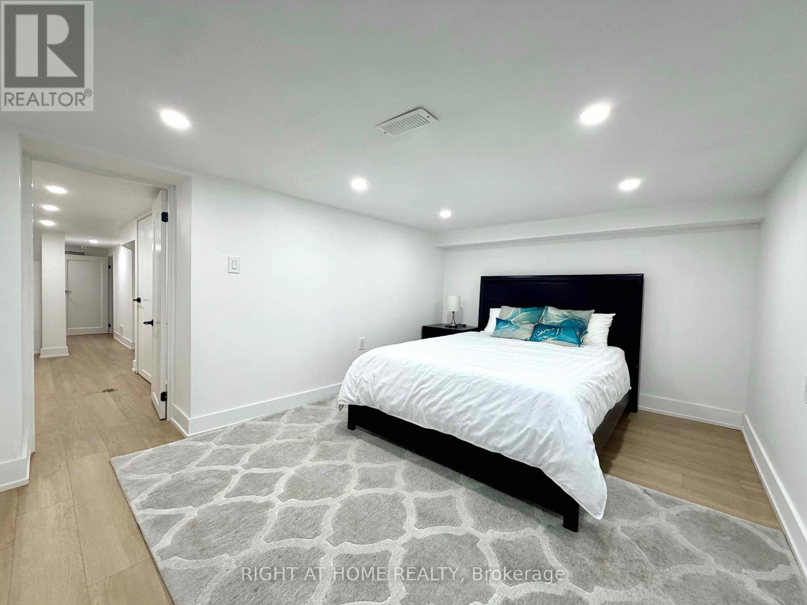 28 Pendeen Avenue, Toronto, Ontario  M6N 2P3 - Photo 29 - W13737680