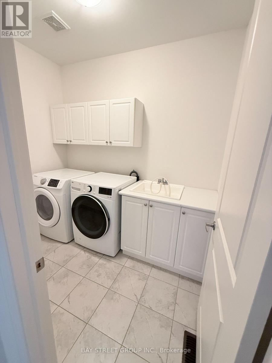 69 Tupling Street, Bradford West Gwillimbury, Ontario  L3Z 0W6 - Photo 14 - N13749068
