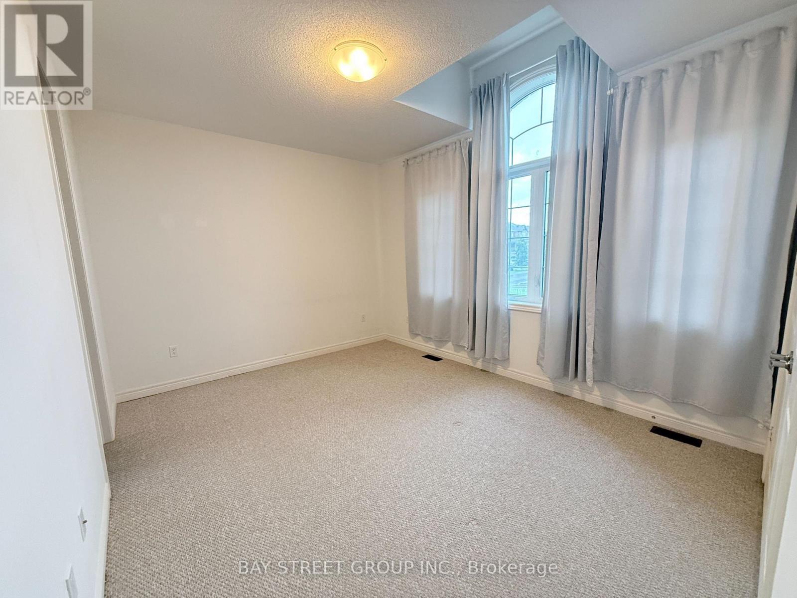 69 Tupling Street, Bradford West Gwillimbury, Ontario  L3Z 0W6 - Photo 16 - N13749068