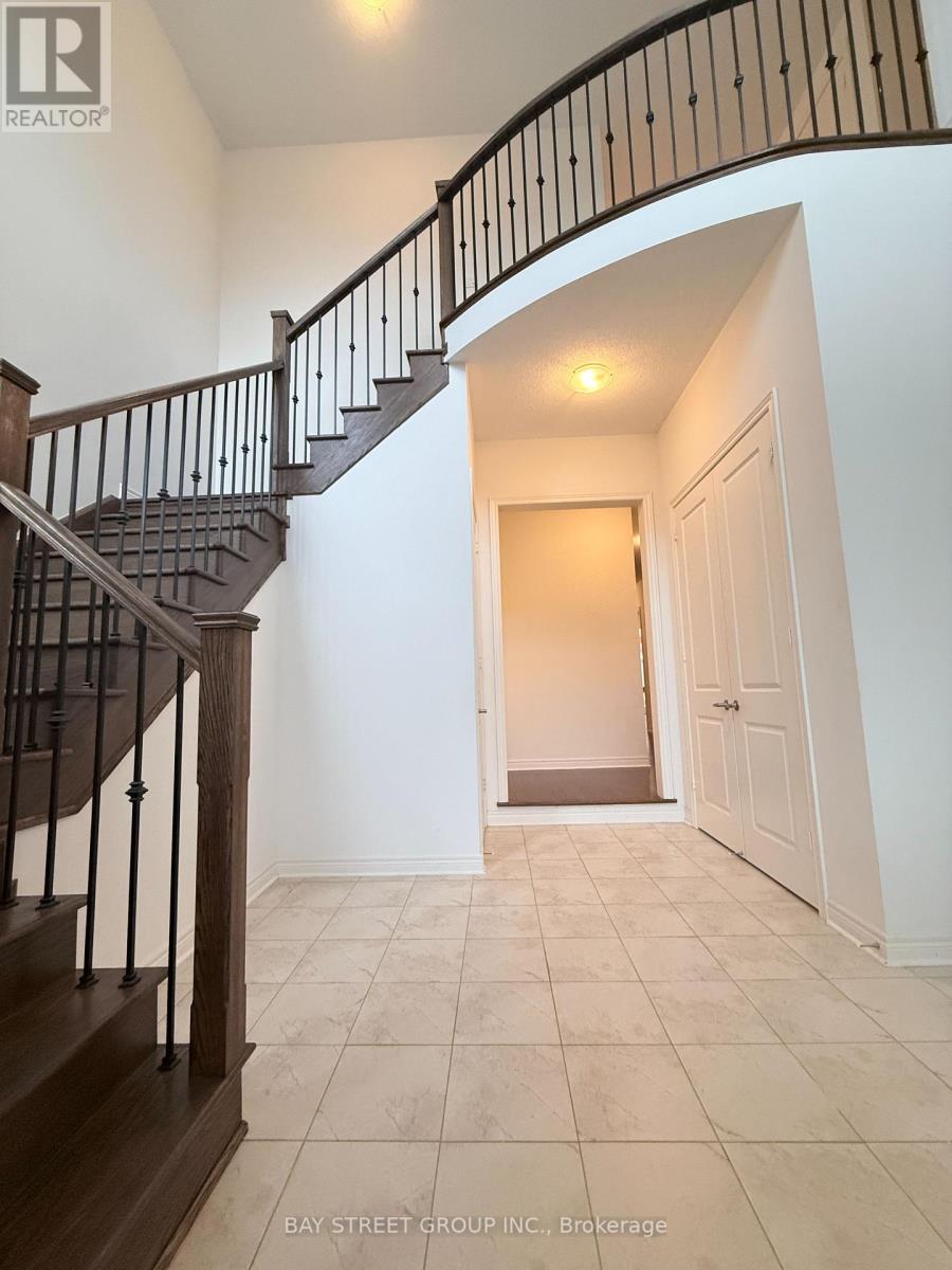 69 Tupling Street, Bradford West Gwillimbury, Ontario  L3Z 0W6 - Photo 3 - N13749068