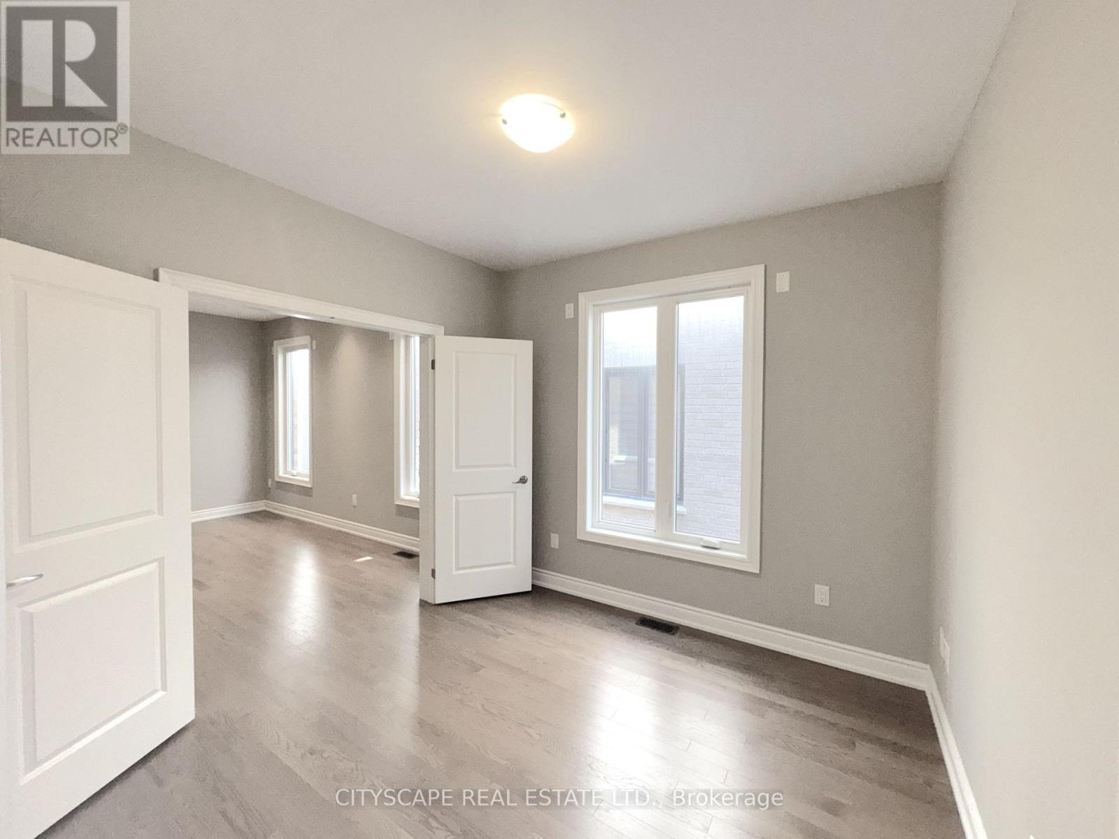 5 Pear Blossom Way, East Gwillimbury, Ontario  L9N 0T1 - Photo 9 - N13749078