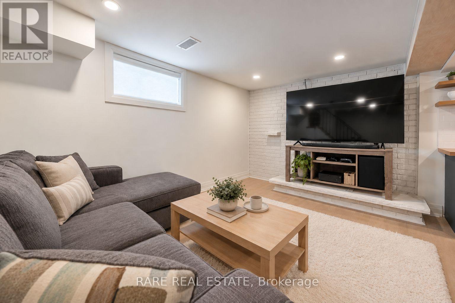 1 - 27 Fairbank Avenue, Toronto, Ontario  M6E 3Y5 - Photo 2 - W13749088