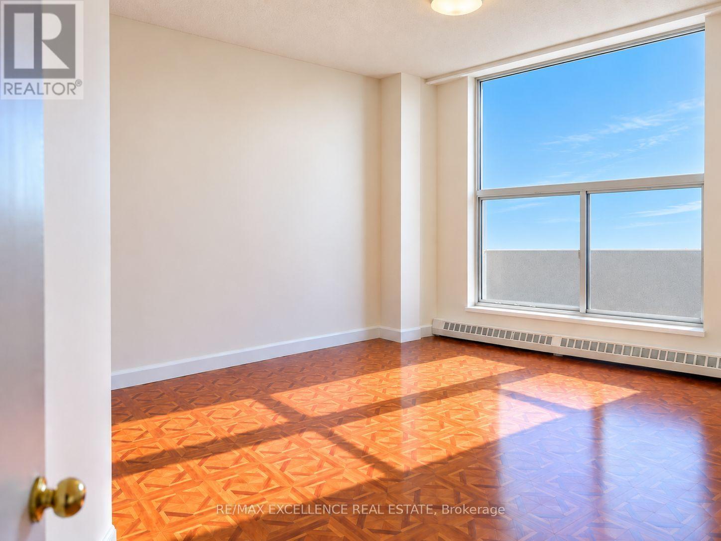 2105 - 3390 Weston Road, Toronto, Ontario  M9M 2X3 - Photo 9 - W13749094