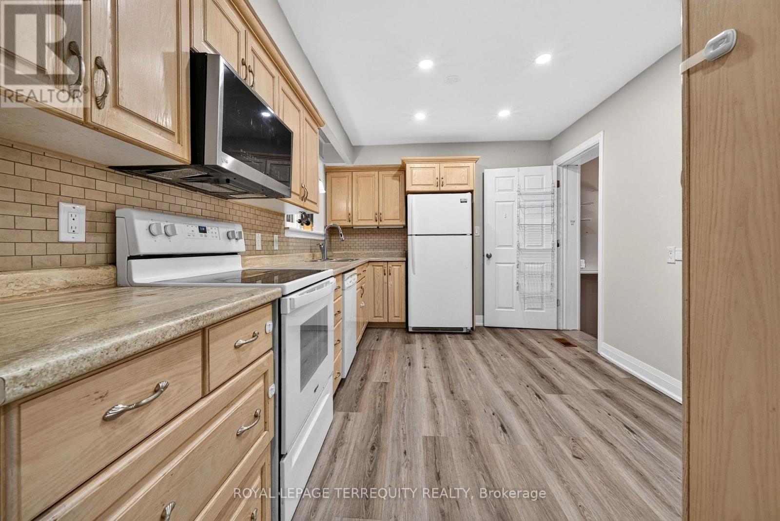 134 Switzer Drive, Oshawa, Ontario  L1G 3J7 - Photo 15 - E13749066