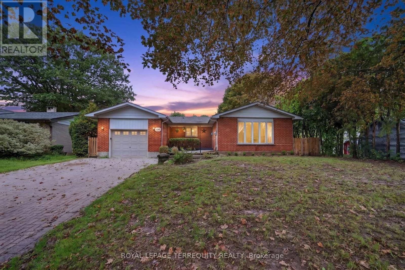134 SWITZER DRIVE, Oshawa, Ontario