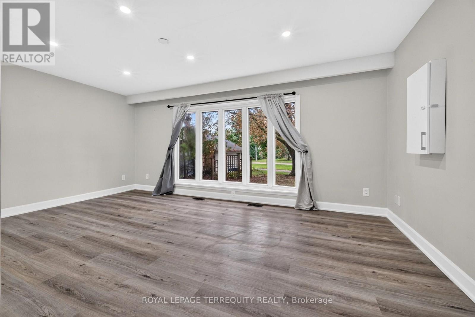 134 Switzer Drive, Oshawa, Ontario  L1G 3J7 - Photo 7 - E13749066