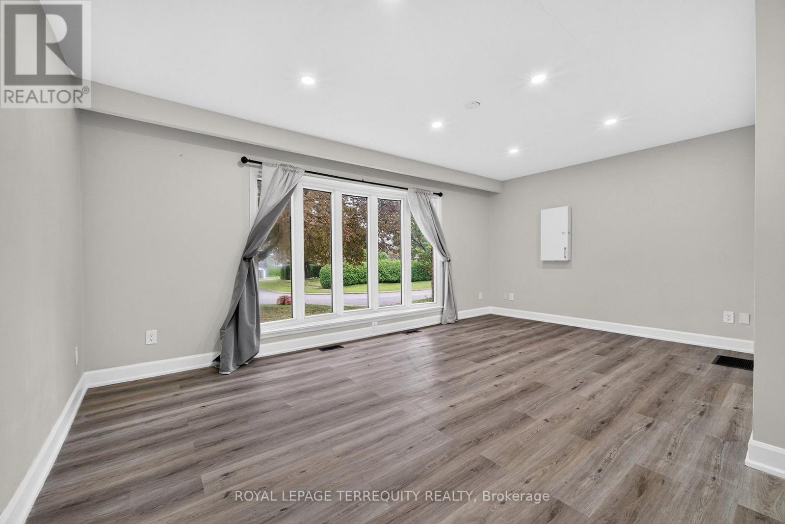 134 Switzer Drive, Oshawa, Ontario  L1G 3J7 - Photo 9 - E13749066