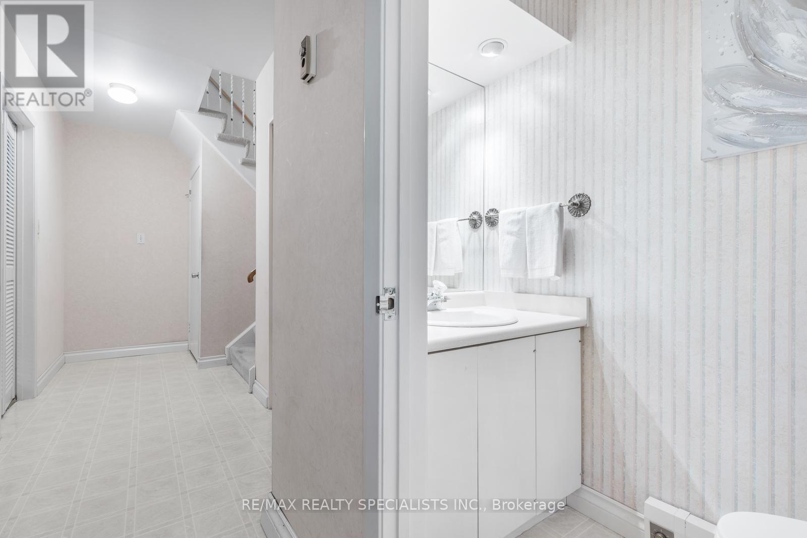 14 Michael Drive, Toronto (Hillcrest Village), Ontario  M2H 2A3 - Photo 13 - C13747276