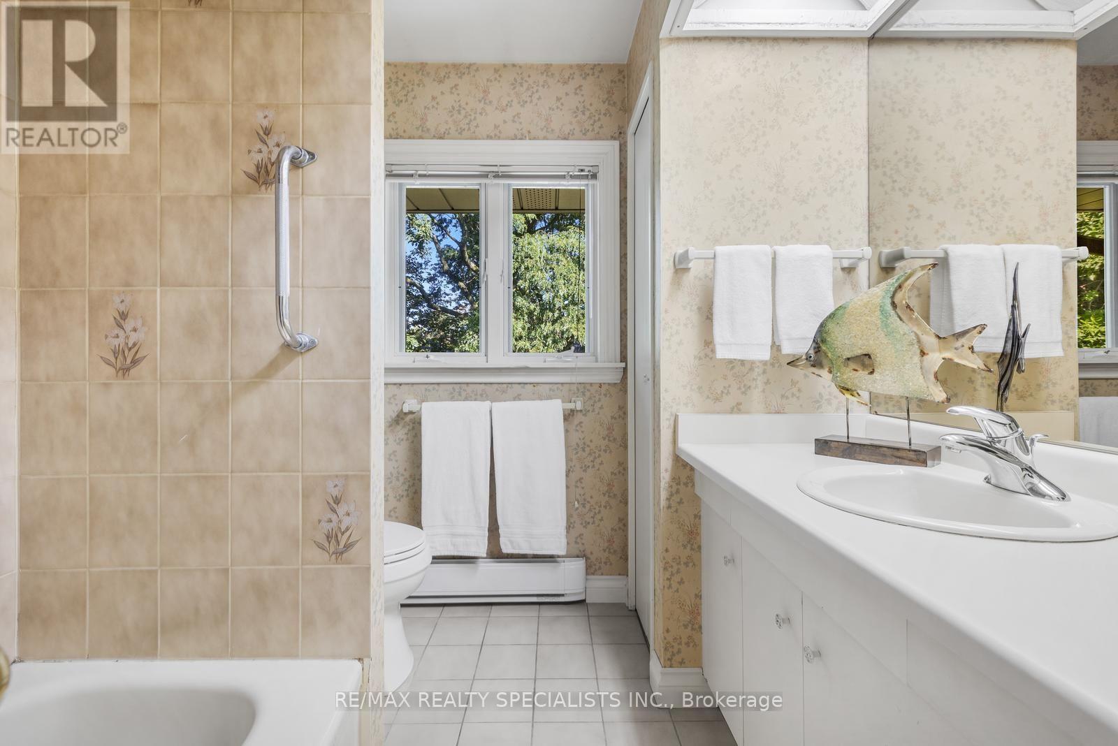 14 Michael Drive, Toronto (Hillcrest Village), Ontario  M2H 2A3 - Photo 22 - C13747276