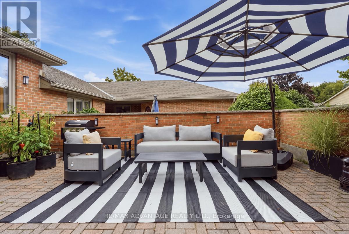 9 - 2 Cadeau Terrace, London South, Ontario  N6K 4G1 - Photo 4 - X13749128