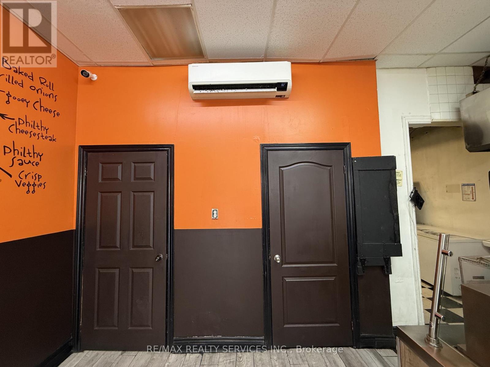 98 Dunlop Street E, Barrie, Ontario  L4M 1A4 - Photo 16 - S13749164