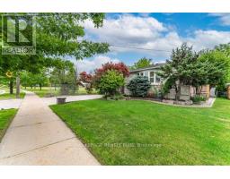 87 HULLMAR DRIVE, Toronto, Ontario