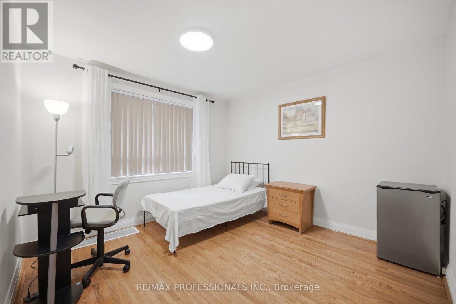 53 Wilmar Road, Toronto, Ontario  M9B 3R8 - Photo 18 - W13749136