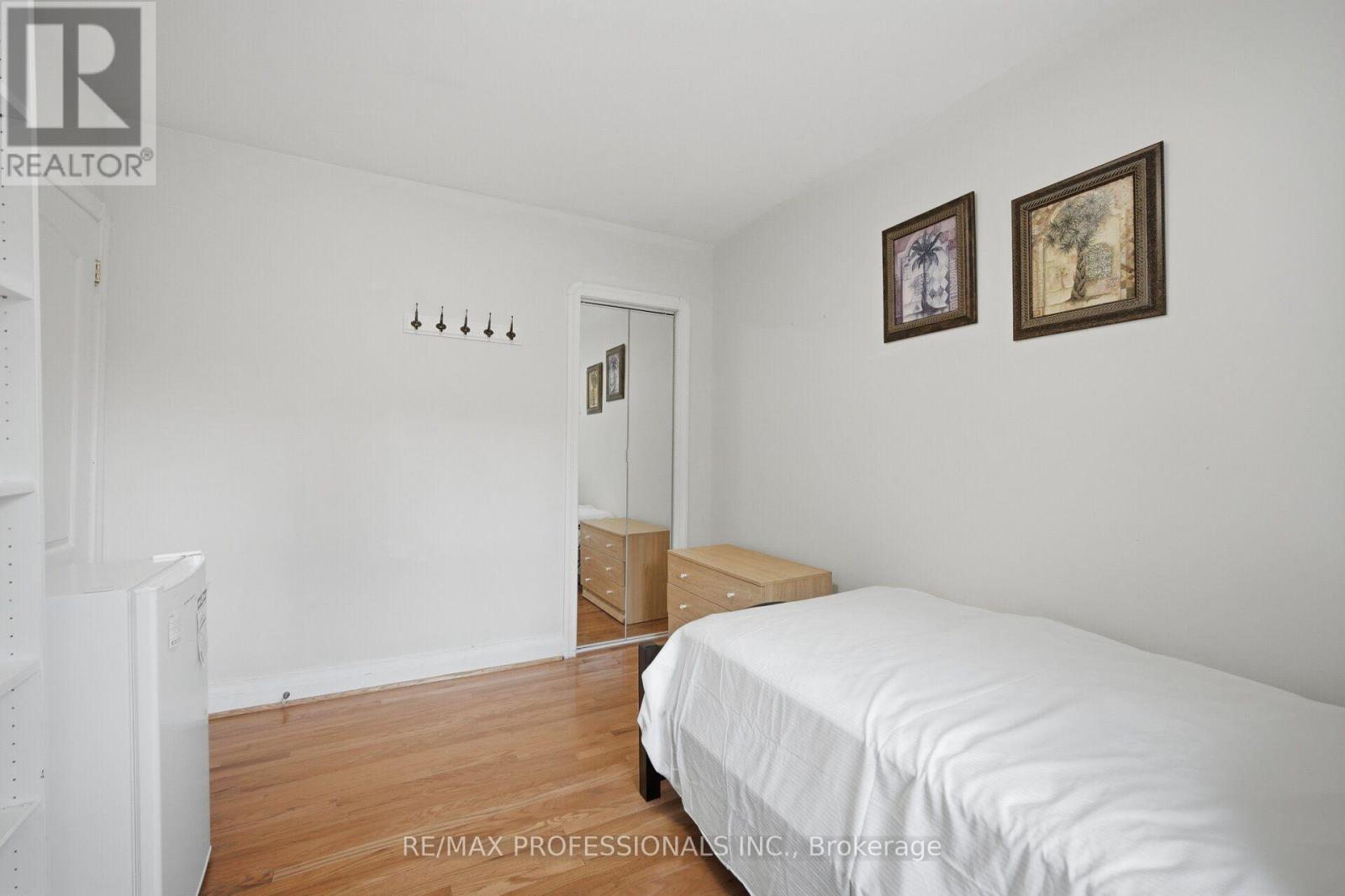53 Wilmar Road, Toronto, Ontario  M9B 3R8 - Photo 21 - W13749136