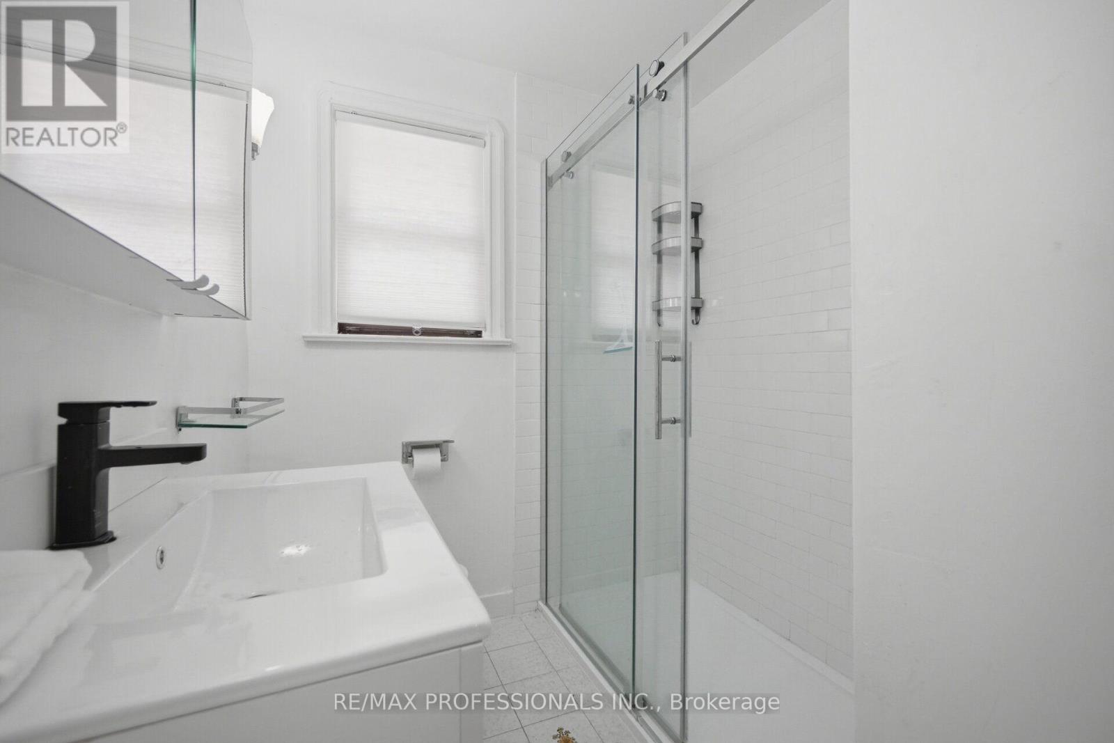 53 Wilmar Road, Toronto, Ontario  M9B 3R8 - Photo 22 - W13749136
