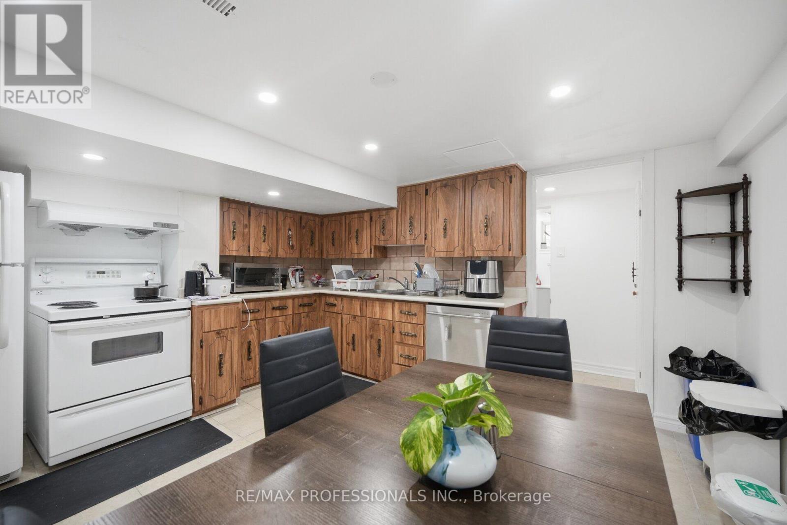 53 Wilmar Road, Toronto, Ontario  M9B 3R8 - Photo 29 - W13749136