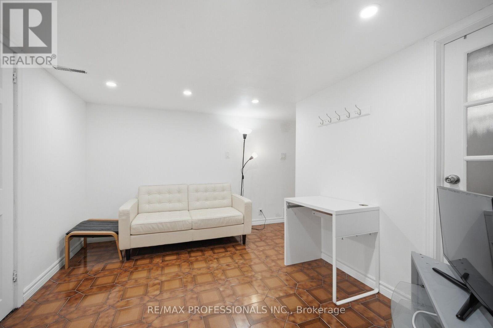 53 Wilmar Road, Toronto, Ontario  M9B 3R8 - Photo 31 - W13749136