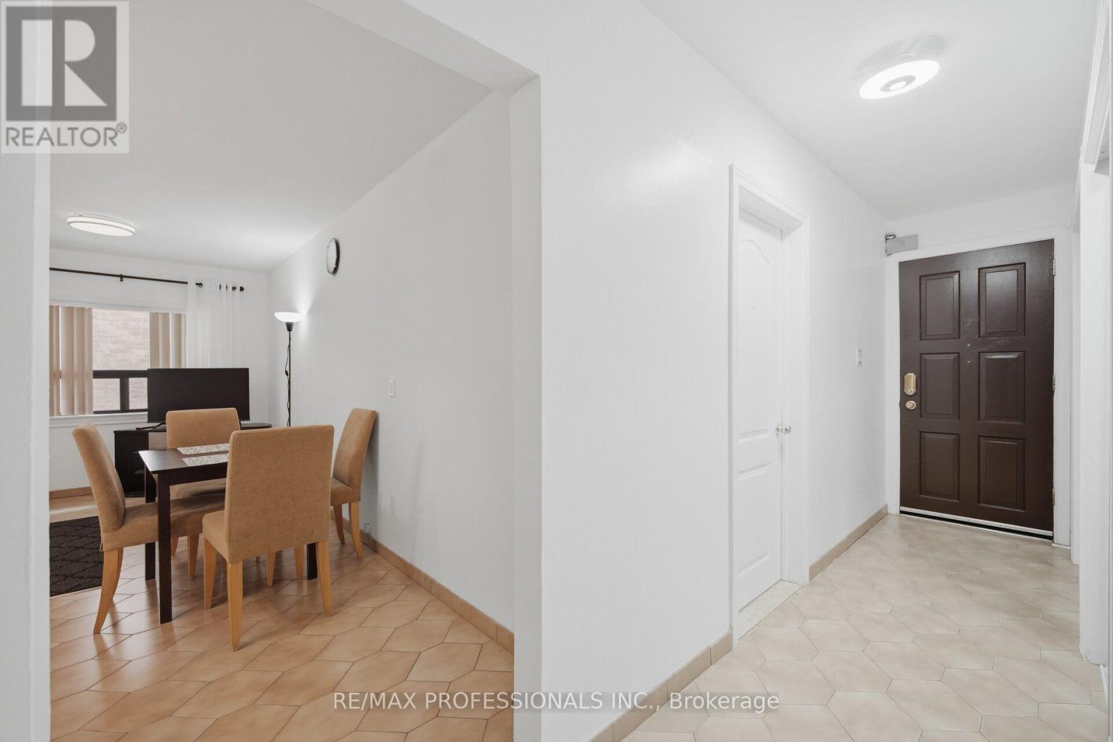 53 Wilmar Road, Toronto, Ontario  M9B 3R8 - Photo 6 - W13749136