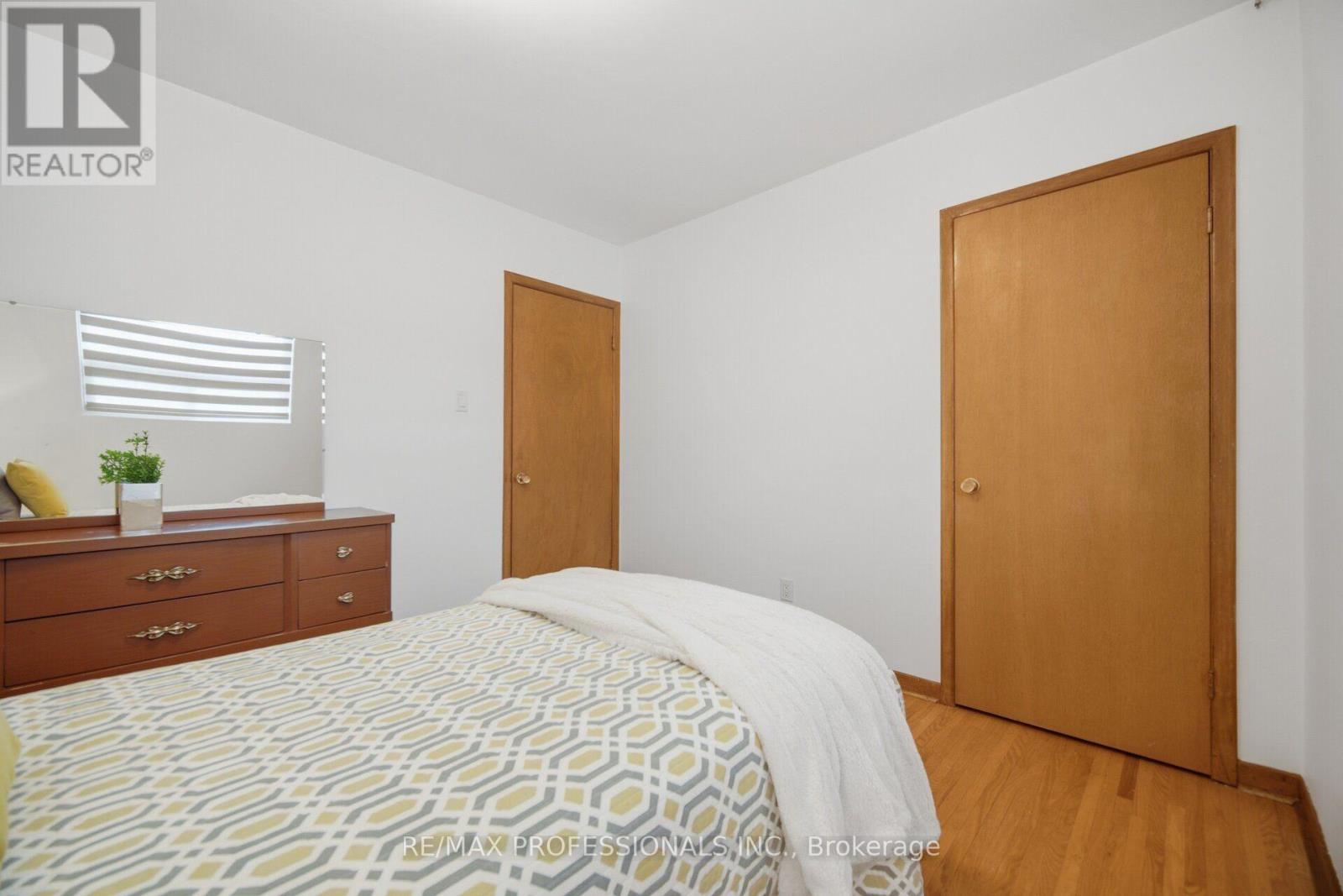 19 Earldown Drive, Toronto, Ontario  M9R 2L4 - Photo 22 - W13749144