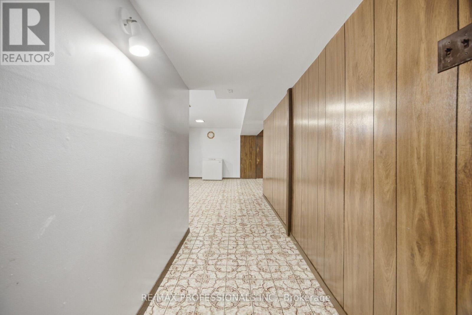 19 Earldown Drive, Toronto, Ontario  M9R 2L4 - Photo 26 - W13749144