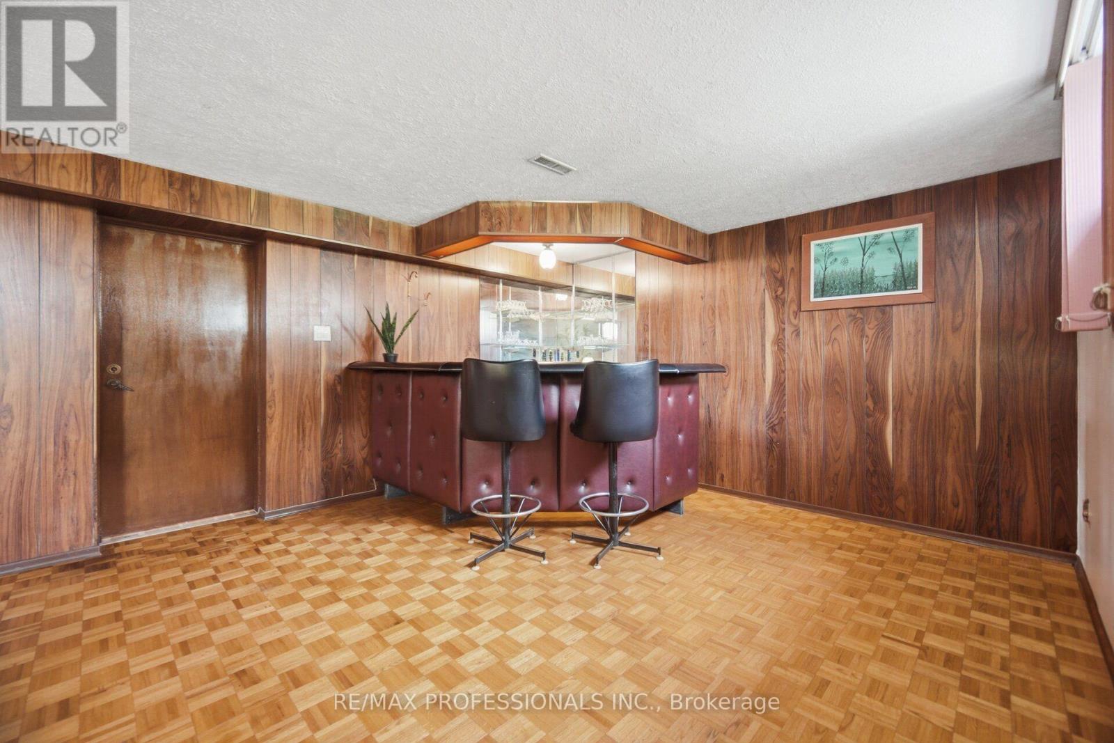 19 Earldown Drive, Toronto, Ontario  M9R 2L4 - Photo 32 - W13749144