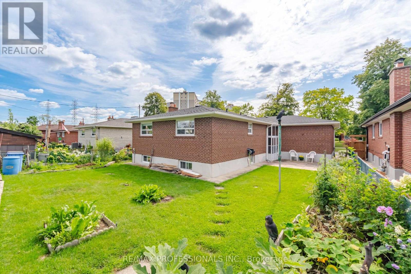 19 Earldown Drive, Toronto, Ontario  M9R 2L4 - Photo 44 - W13749144