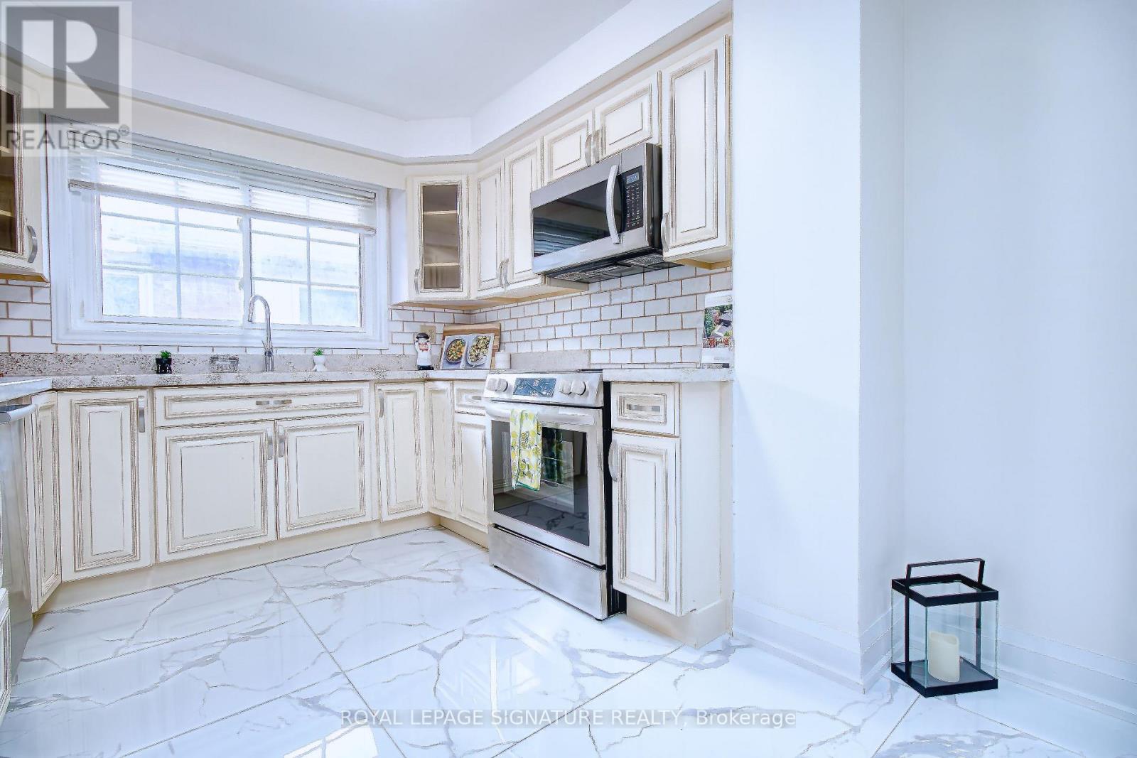 1414 Harmsworth Square, Oakville, Ontario  L6H 3E7 - Photo 17 - W13749162