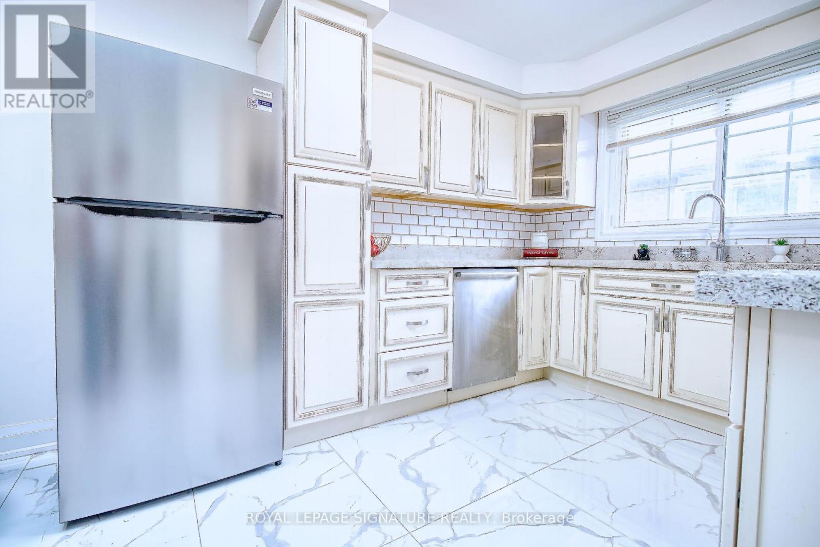 1414 Harmsworth Square, Oakville, Ontario  L6H 3E7 - Photo 18 - W13749162