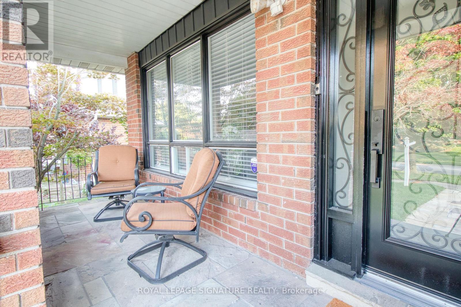 1414 Harmsworth Square, Oakville, Ontario  L6H 3E7 - Photo 5 - W13749162
