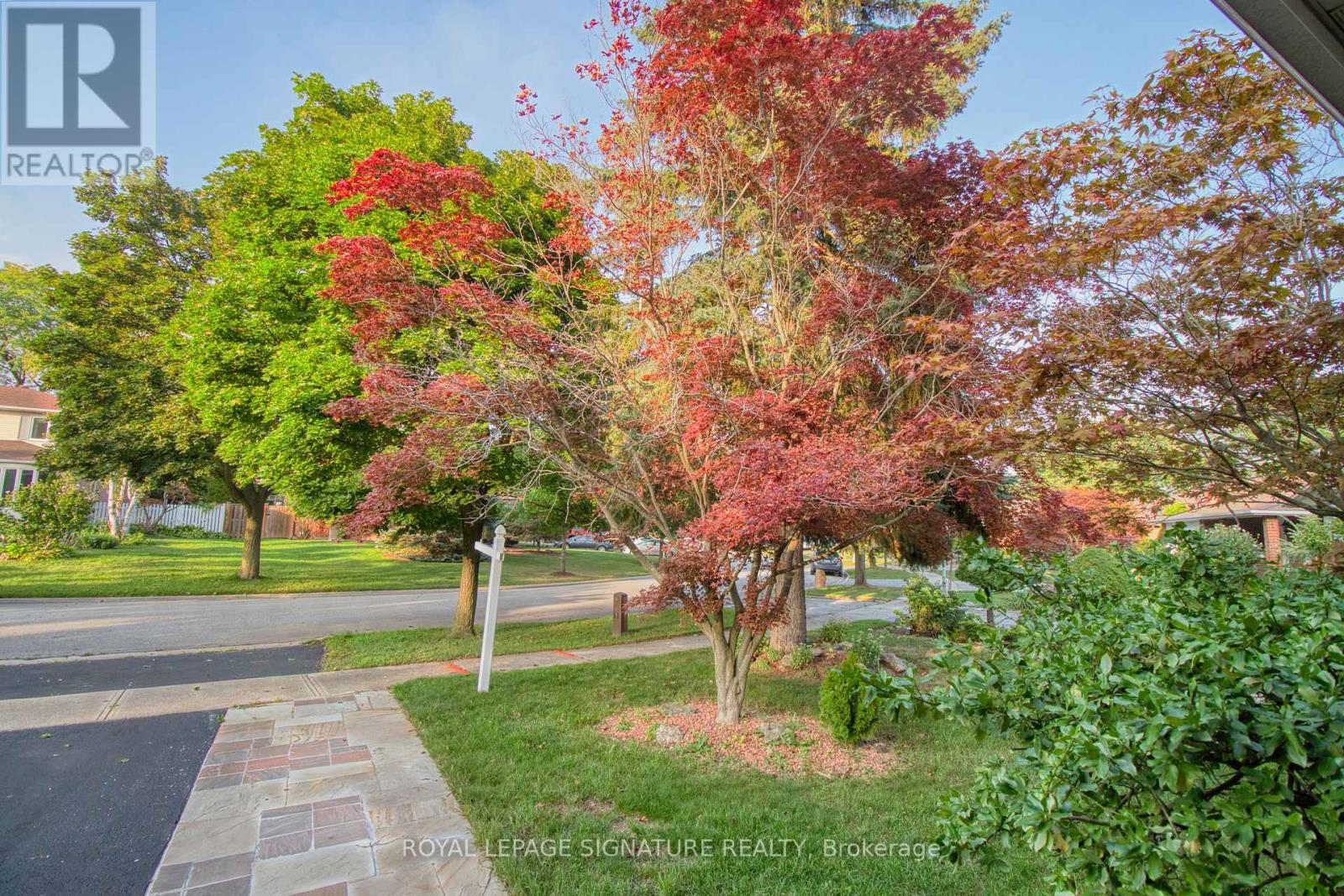 1414 Harmsworth Square, Oakville, Ontario  L6H 3E7 - Photo 6 - W13749162