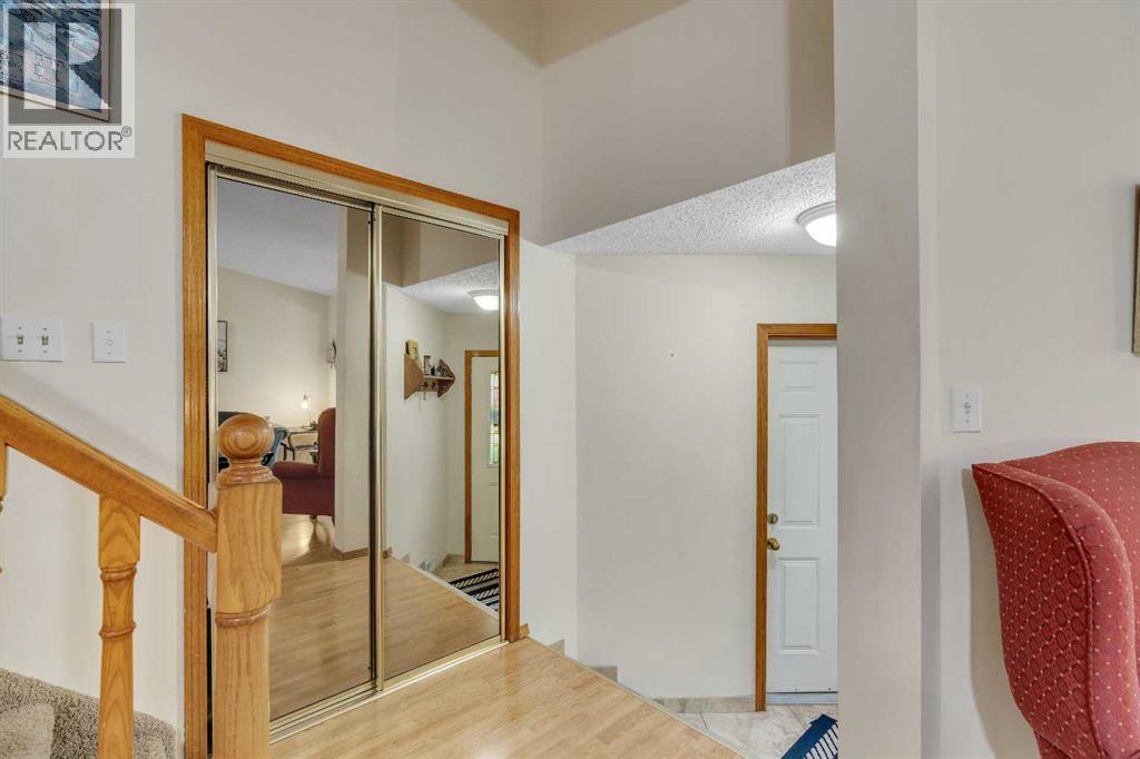 139 Shawnessy Drive SW, Calgary, Alberta  T2Y 1C7 - Photo 4 - A2342206