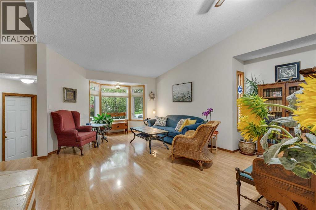 139 Shawnessy Drive SW, Calgary, Alberta  T2Y 1C7 - Photo 5 - A2342206
