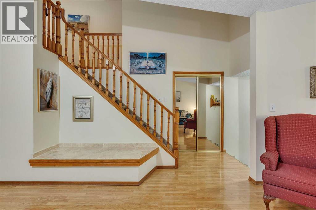 139 Shawnessy Drive SW, Calgary, Alberta  T2Y 1C7 - Photo 9 - A2342206