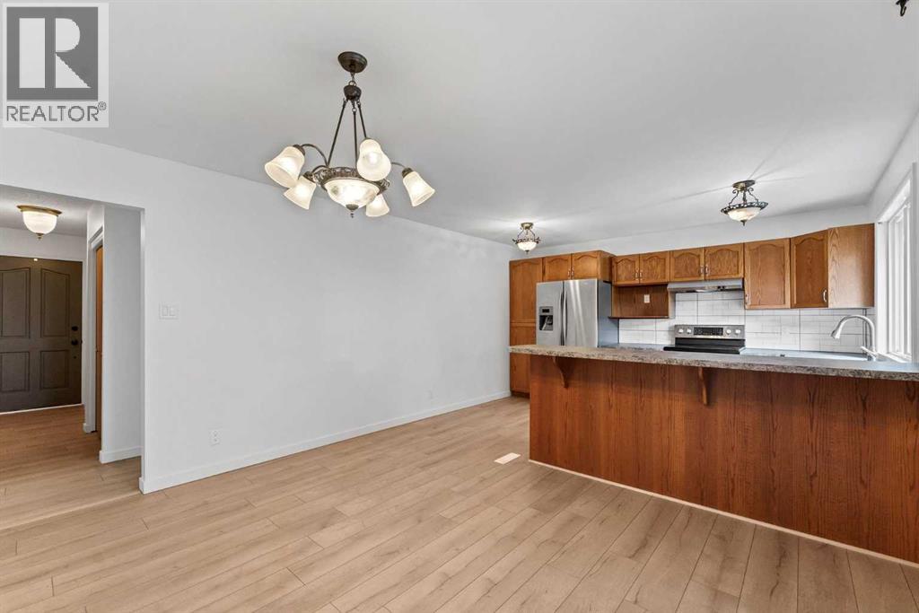 642 Lakewood Road E, Brooks, Alberta  T1R 0L2 - Photo 9 - A2342762